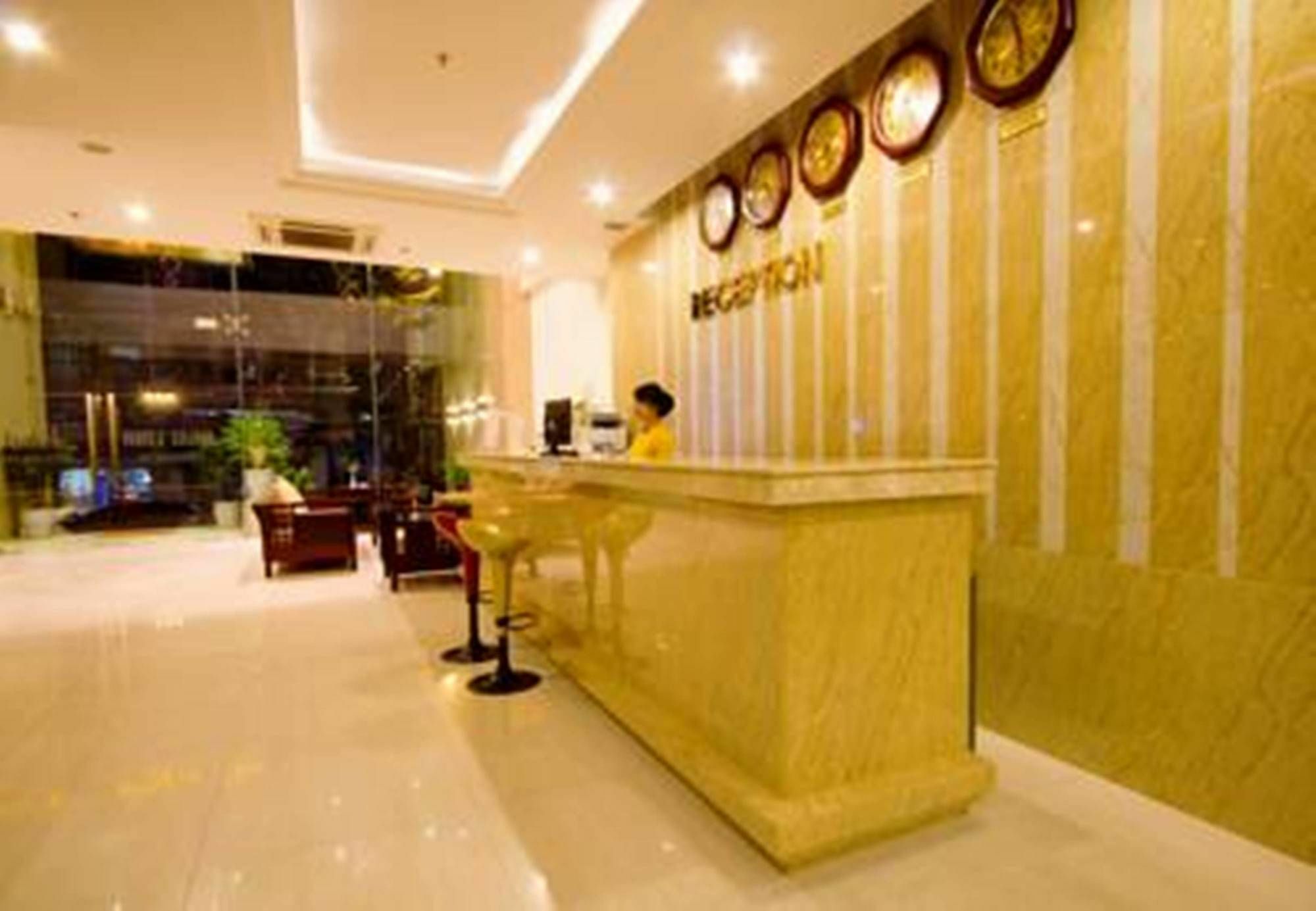 Nhat Linh Hotel & Apartment Da Nang Esterno foto